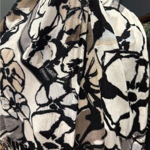 ⚠️ FINAL CALLCloset Clean Out Floral Print Scarf